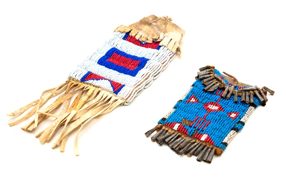 YELL 7126: leather beaded pouch and YELL 7240: belt bag