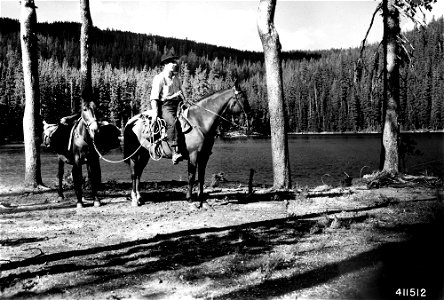 411512-ranger-on-horseback-umpqua-nf-orjpg_49385195213_o