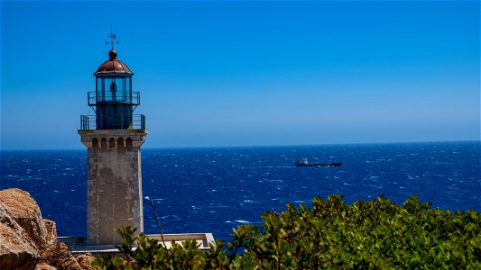 Lighthouse Tenaro / Magne