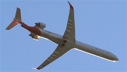 Mitsubishi CRJ-1000 EC-MSB Iberia Regional (Operated by Air Nostrum) from Madrid (5900 ft.)