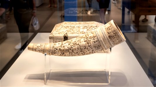 Cuerno de elefante tallado, Museo de Pérgamo photo