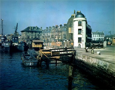 C-1113 - Part of the American assault troops will walk off this pier into landing craft on the big day. England.