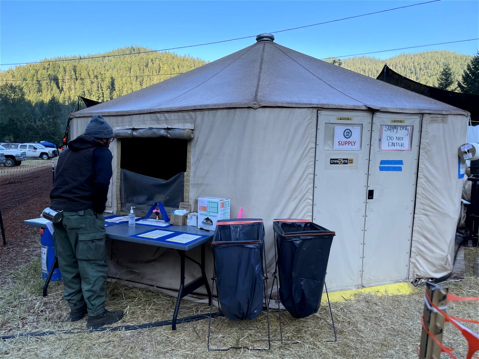 SupplyTent CedarCreekFire 220823