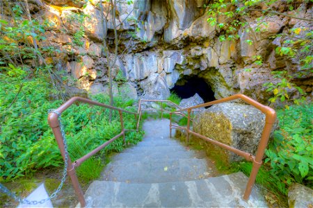 O-Deschutes Lava Tube-2 photo