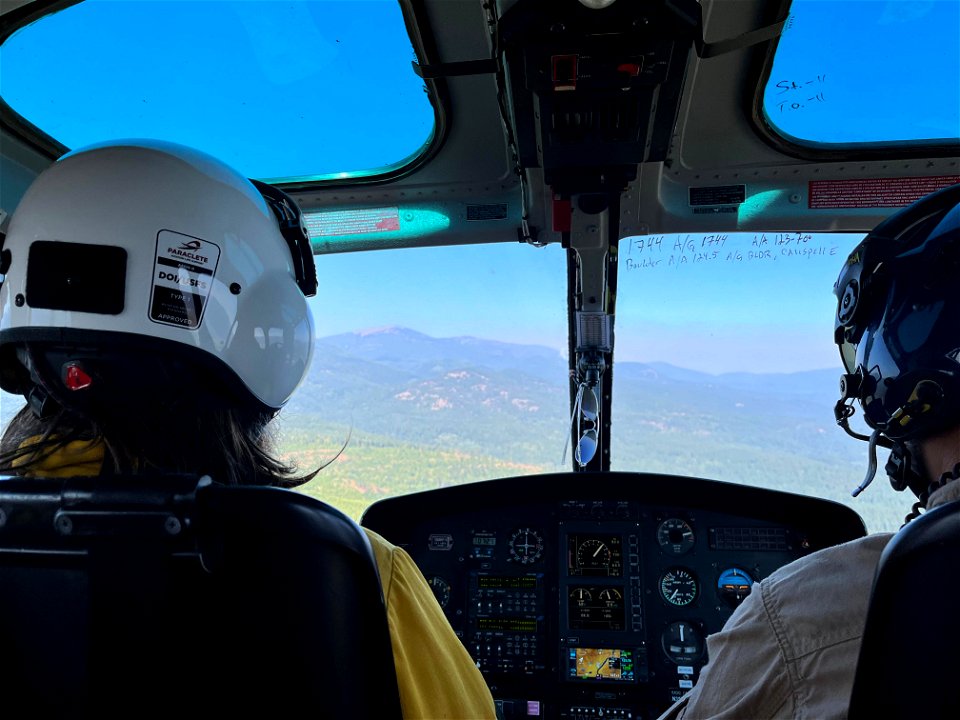 2022_09_08 BoulderMtnFire_Helo