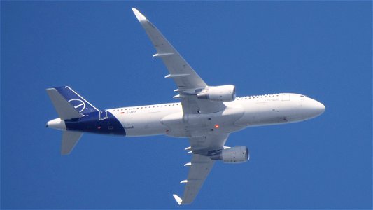 Airbus A320-214 D-AIWF Lufthansa from Olbia (7100 ft.) photo