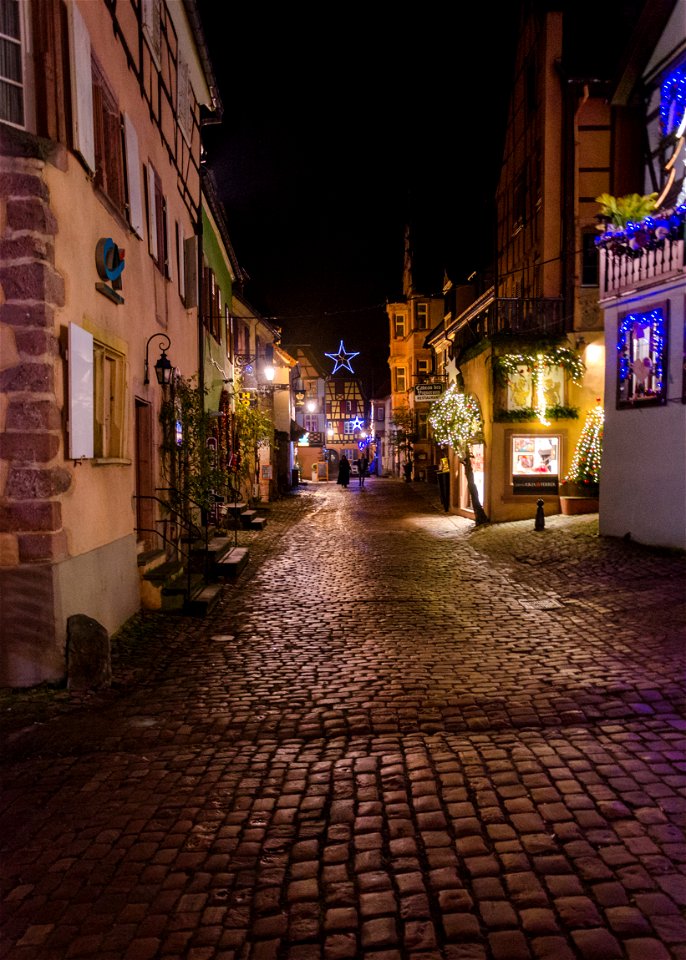 Rue de la couronne rien que pour le roi et sa renne