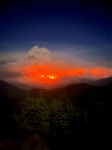 CdrCrkFire4 FromWolfMtn_USFSbyMikeWaugh 220910