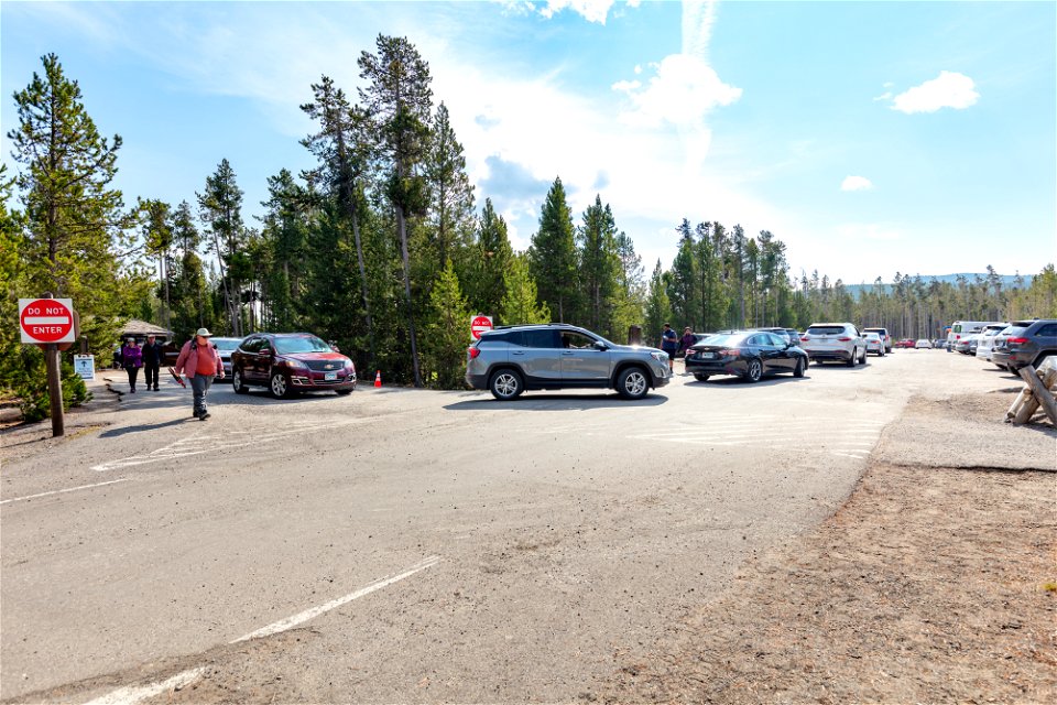 Waiting for parking at Norris Geyser Basin southwest lot (2)