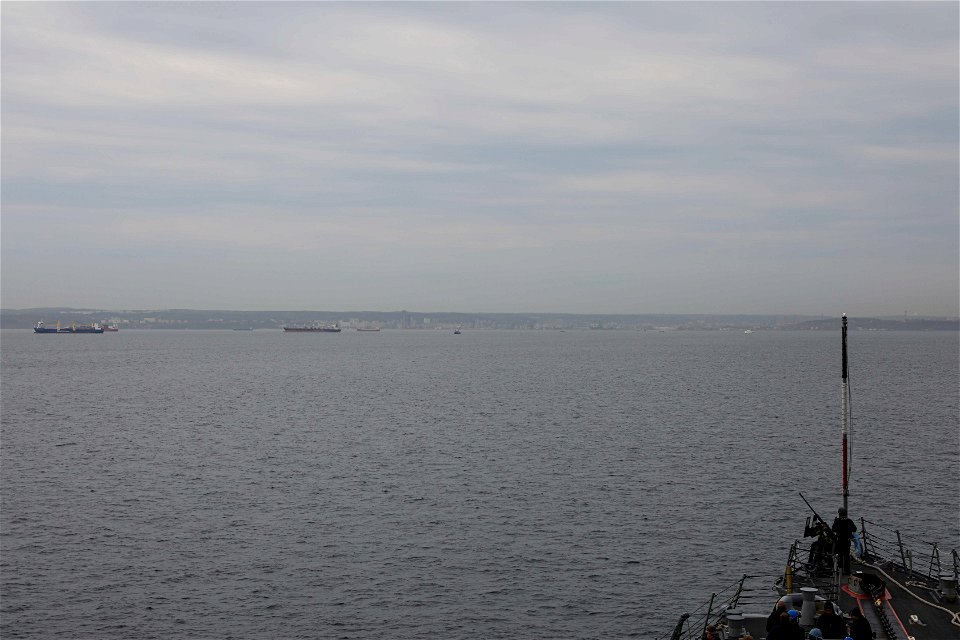 USS Gravely (DDG 107) Pulls into Gdynia, Poland for a Scheduled Port Visit, May 5, 2022