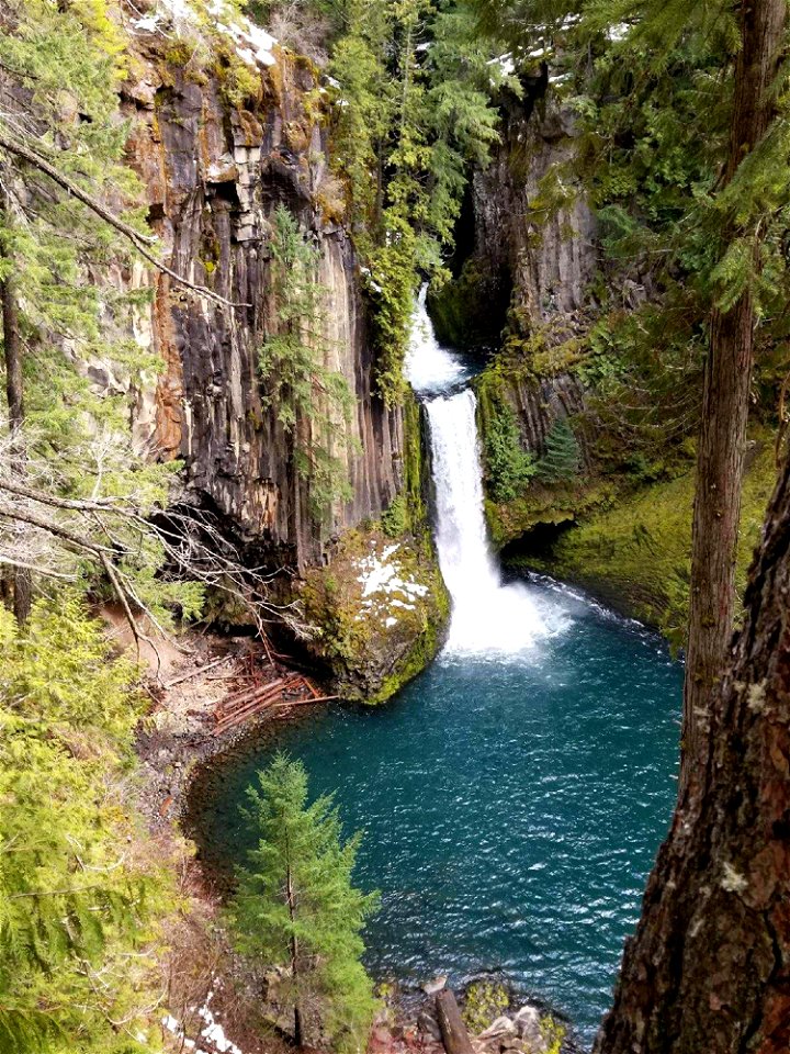 toketee-falls-heart-judy-keller-2018jpg_49364700157_o