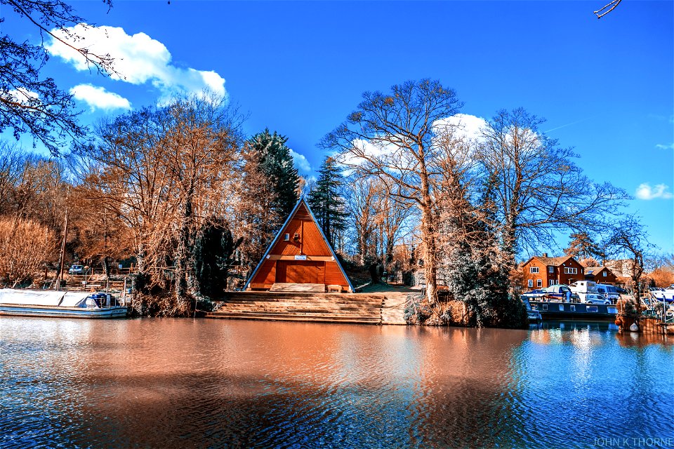 THE KINGS SCHOOL ROCHESTER BOAT HOUSE. ALLINGTON RIVER MEDWAY