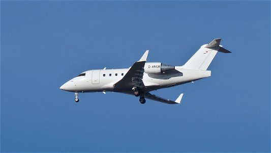 Bombardier CL-600-2B16 Challenger 604 D-ANBG MHS Aviation from Larnaca (4100 ft.)