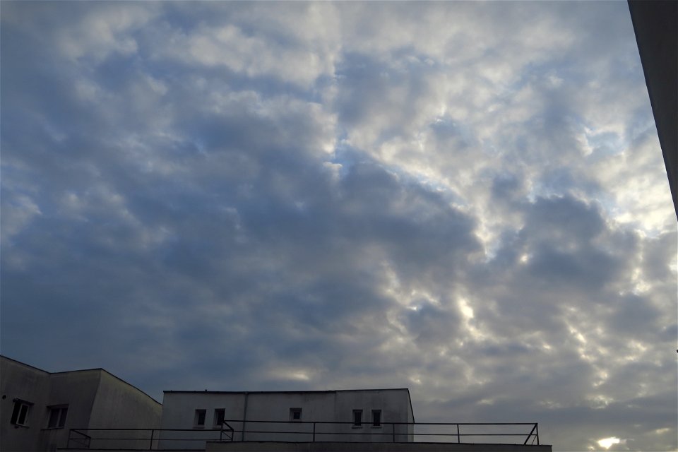 nori_clouds_sunrise-2022_1210_091451