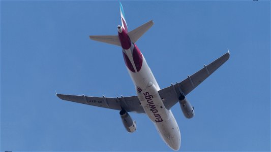 Airbus A319-132 9H-EXP Eurowings (Operated by Eurowings Europe) from Palma de Mallorca (5300 ft.)
