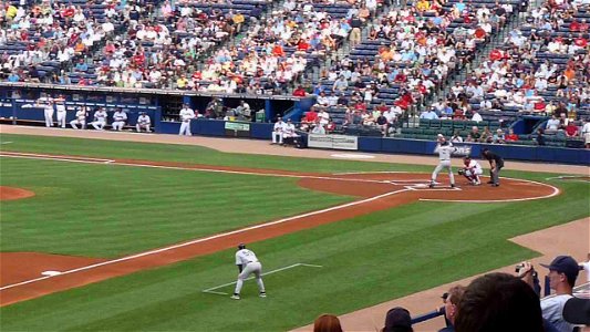 Jeter grounds out to Chipper photo