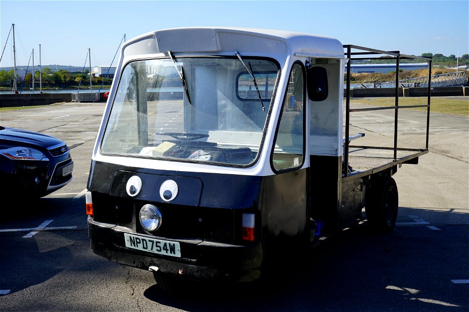 NPD754W Former Milk Float Chatham Historic Dockyard