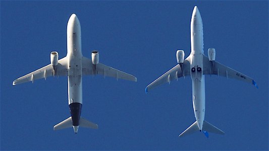 Airbus and Boeing on their way to Madrid: photo