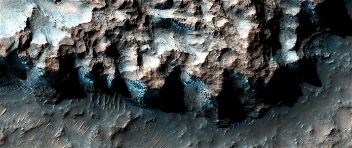 Ice in a Chlorite-Bearing Cliff in Northwest Hellas