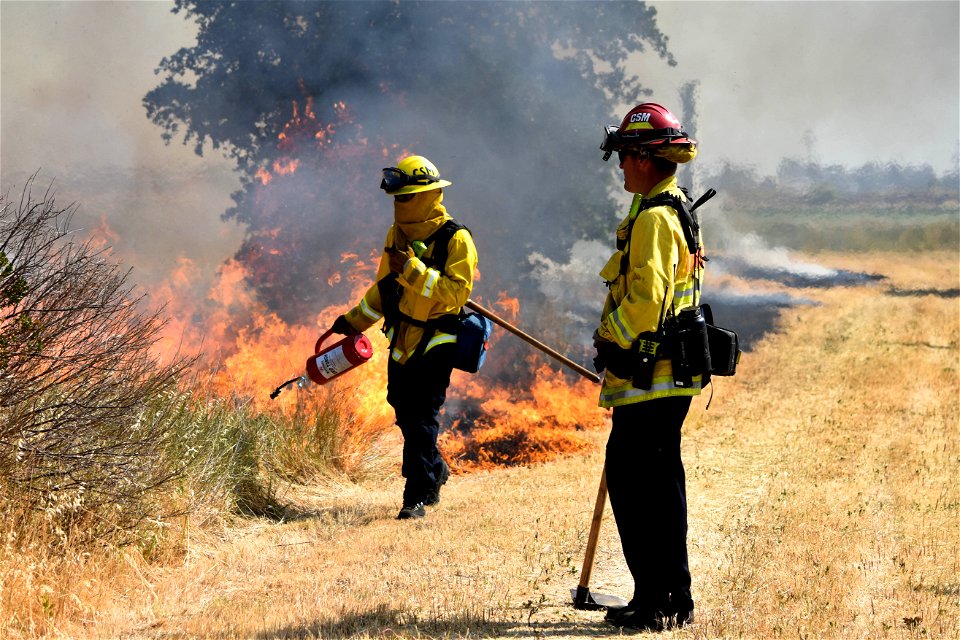 BLM’s Folsom Lake Veterans Crew perform RX Burn at Cosumnes River Preserve restoring critical habitat.