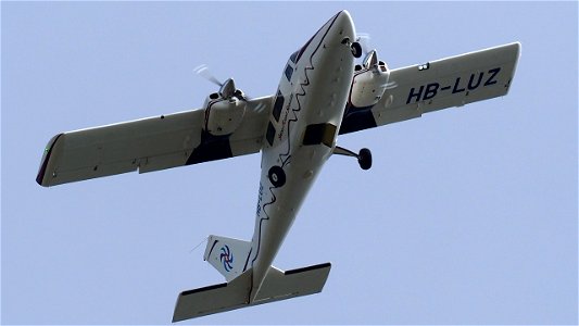 Partenavia P68C HB-LUZ Swiss Flight Services (SFS) (3600 ft.)