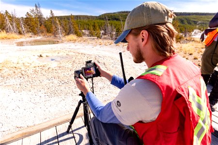 Photographing Vixen Geyser with a FLIR (thermal imaging) camera photo