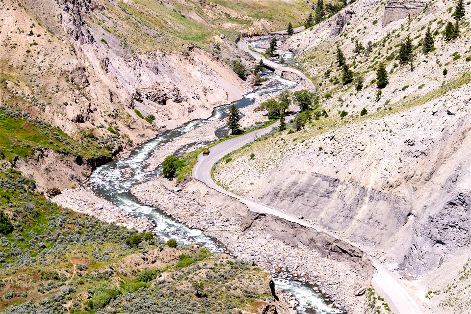 Yellowstone flood event 2022: North Entrance Road in Gardner River Canyon (2)