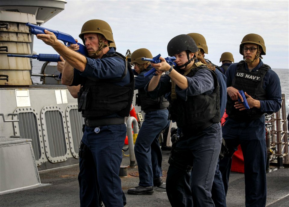 USS Porter (DDG 78) VBSS training
