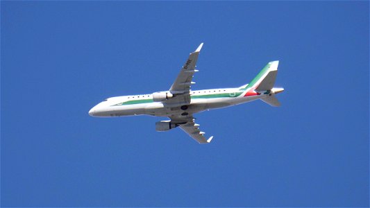 Embraer E175STD EI-RDE Alitalia from Rome (8000 ft.)