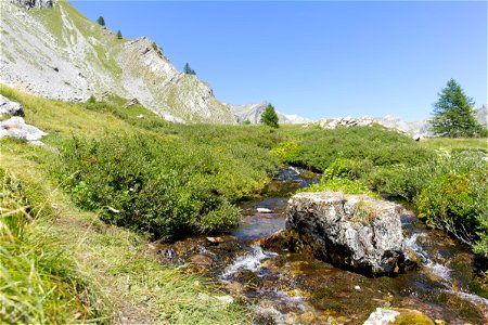 Mountain scene photo