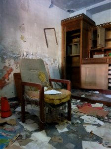 Urbex Kasteel en klooster St. Anna te Heel, druipstoel