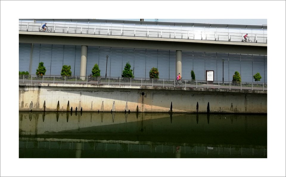 Ramp bridge for cyclists photo