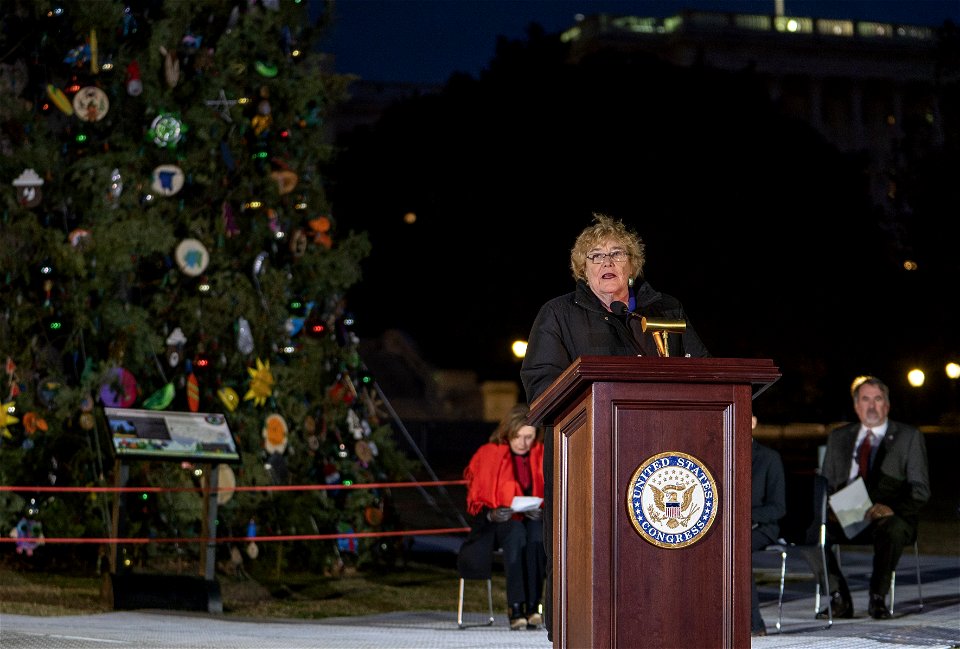 CapitolXmasTreeLighting-WashingtonDC-029