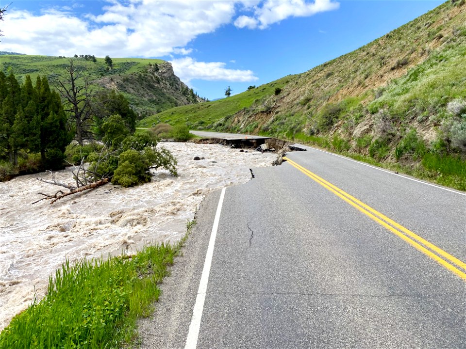 Yellowstone flood event 2022: North Entrance Road, Gardiner to Mammoth (6)