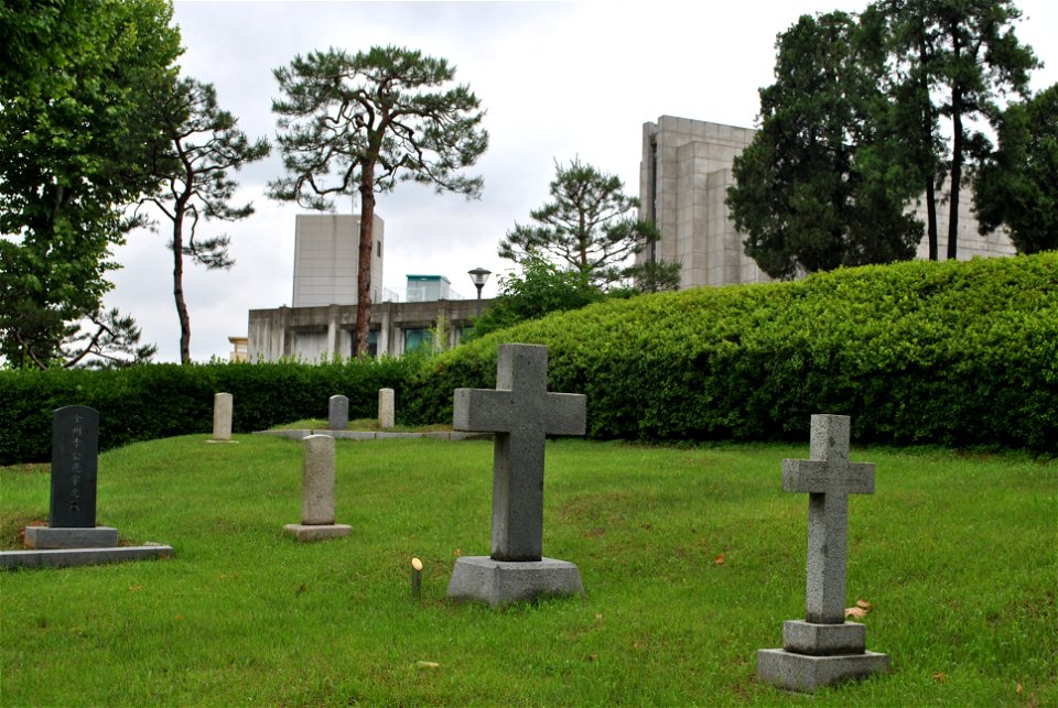 Yanghwajin Foreign Missionary Cemetery
