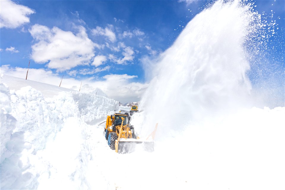 Plowing Beartooth Highway 2021 (20)