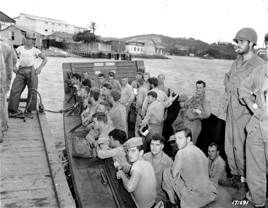 SC 171639 - First Island Command, New Caledonia. Ambulatory patients wounded in action in the Solomon Islands are brought to New Caledonia. Most of these are injured soldiers. photo