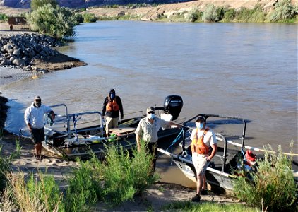 2020 Electrofishing Crew photo