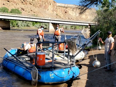 2020 Electrofishing Crew photo