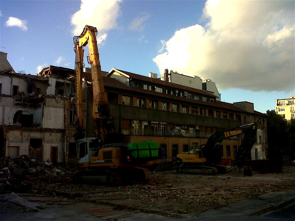 La destruction du batiment Maurice Lamy, Hôpital Necker-Enfants malades, Paris 15e
