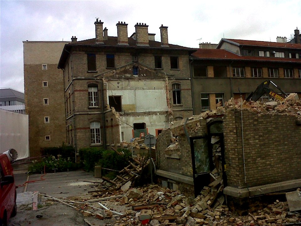 La destruction du batiment Maurice Lamy, Hôpital Necker-Enfants malades, Paris 15e
