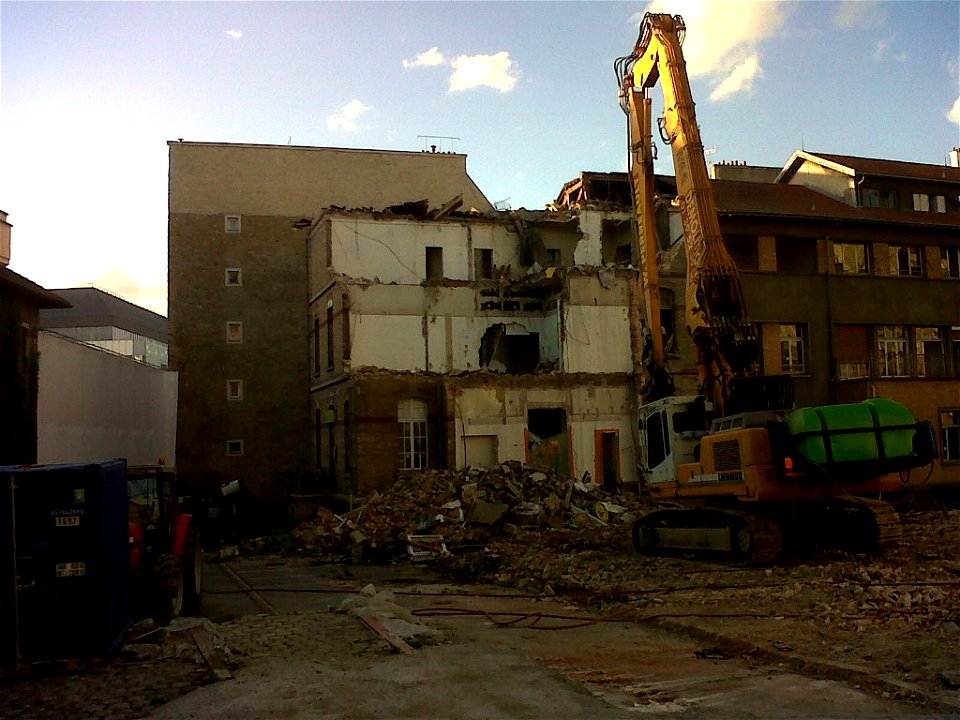 La destruction du batiment Maurice Lamy, Hôpital Necker-Enfants malades, Paris 15e