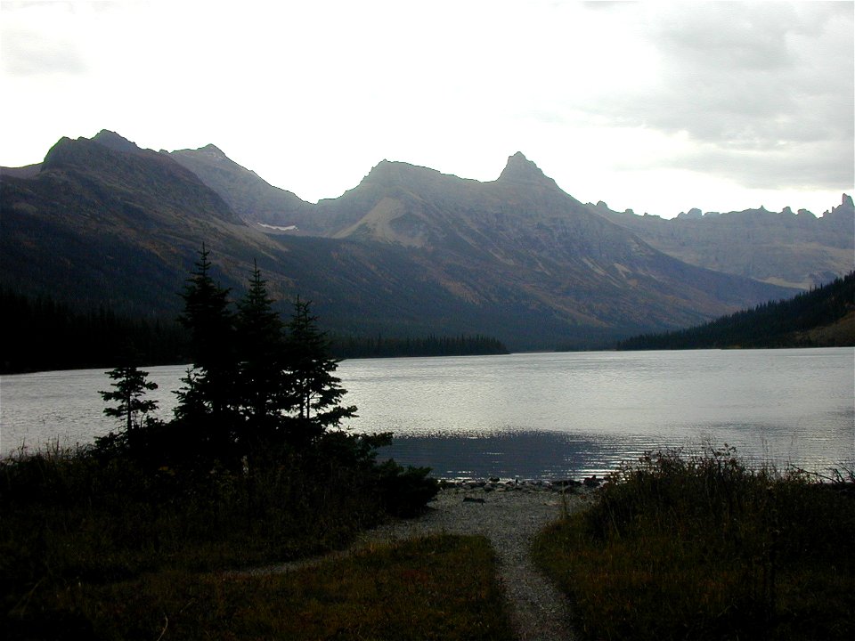 30_nonplot_lake_n_mtns_06062004090101