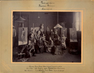 Students of Finnish Art Society's Drawing School in Ateneum photo