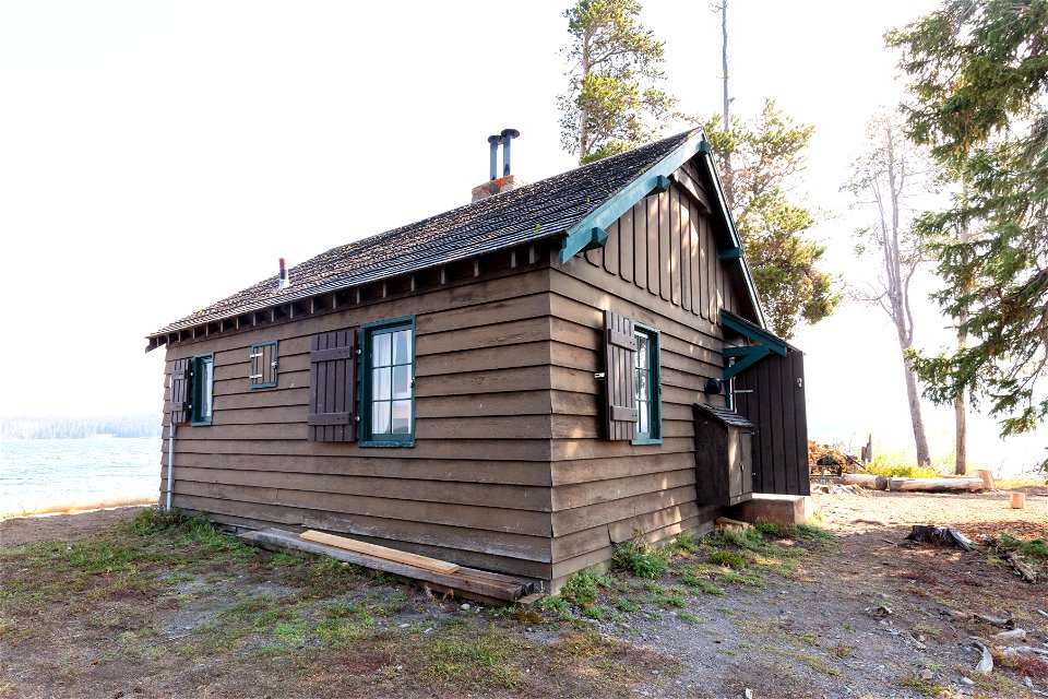 Peale Island Cabin: southwest view