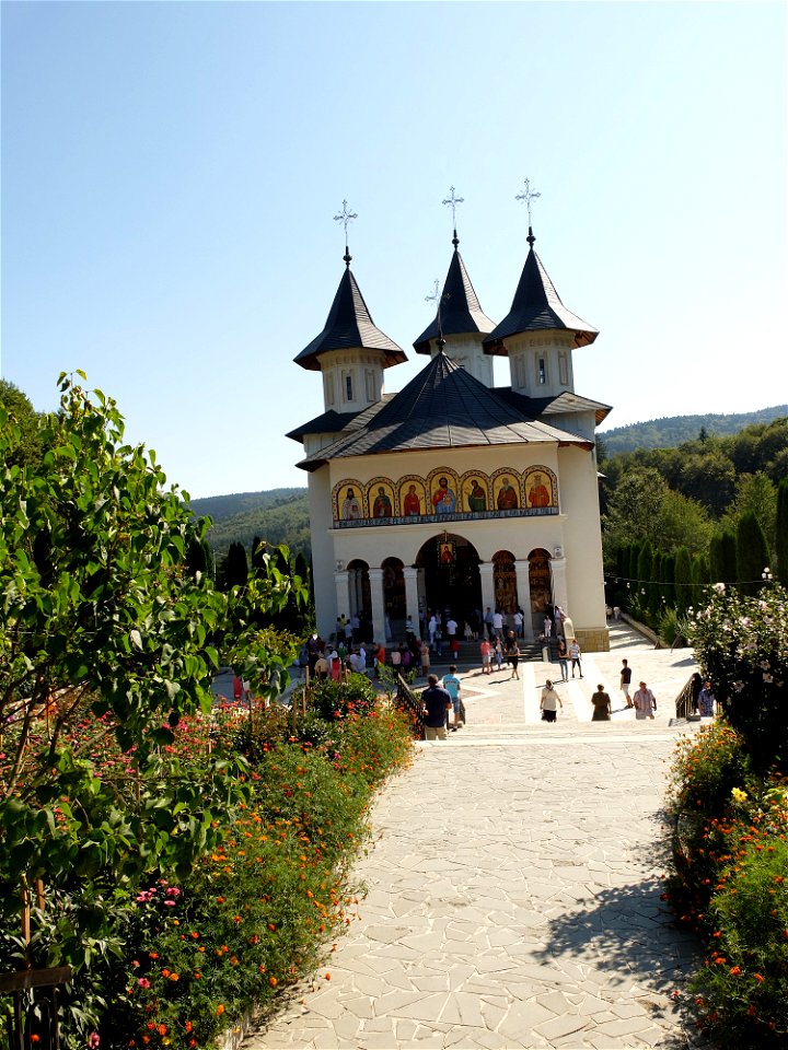 Manastirea_Sihastria2015_0809_093050
