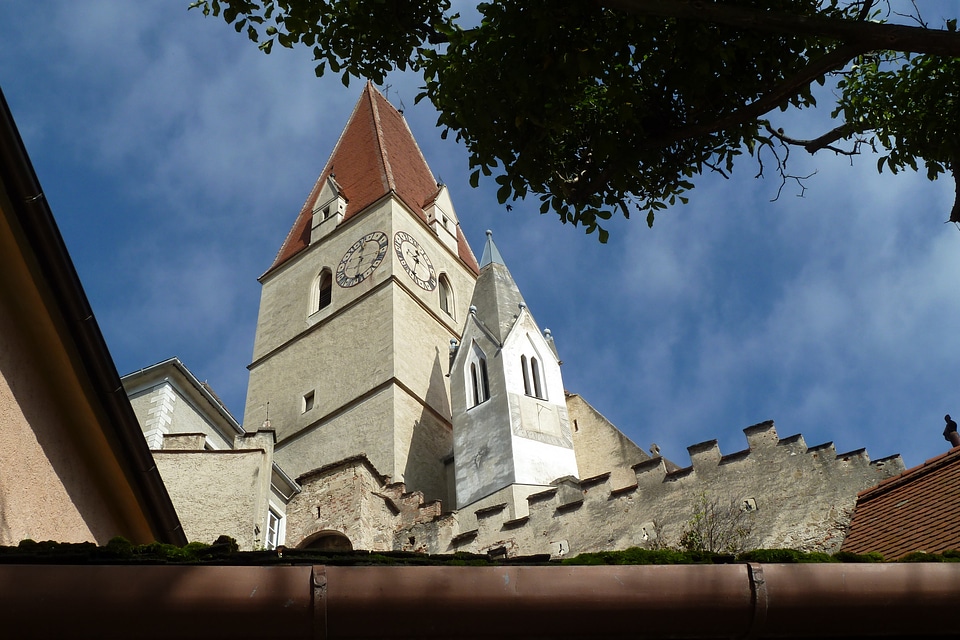 White churches building steeple