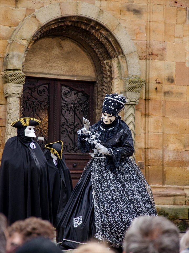 Volutes par milliers ! - Carnaval vénitien de Rosheim #42