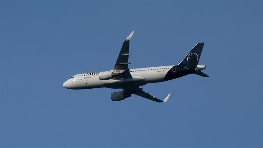 Airbus A320-214 D-AIWK Lufthansa from Split (8400 ft.) photo