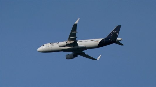Airbus A320-214 D-AIWK Lufthansa from Split (8400 ft.)